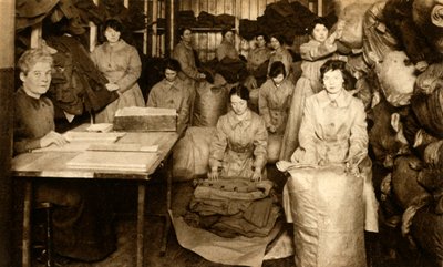 Clasificación de uniformes en la tienda de ropa WAAC, Primera Guerra Mundial, 1914-1918, 1933 de Unbekannt