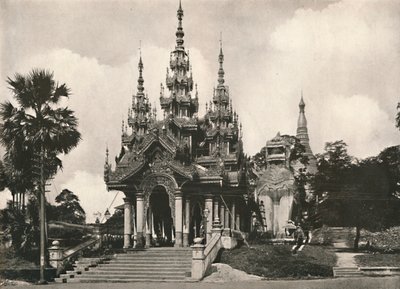 Entrada sur a la Pagoda Shwe Dagon, Rangún, 1900 de Unbekannt