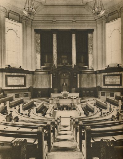 Sala espléndida para las deliberaciones de los miembros del Consejo del Condado de Londres, c1935 de Unbekannt