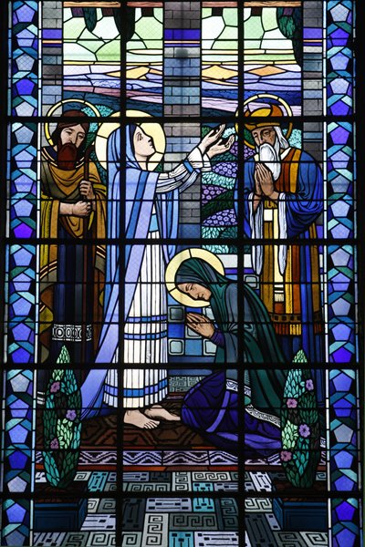 Vidriera en la iglesia católica Notre Dame du Rosaire: la Visitación, Saint-Ouen, Francia de Unbekannt