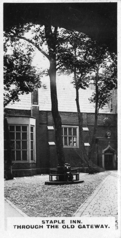 Staple Inn, a través del antiguo portal, Londres, c1920s de Unbekannt