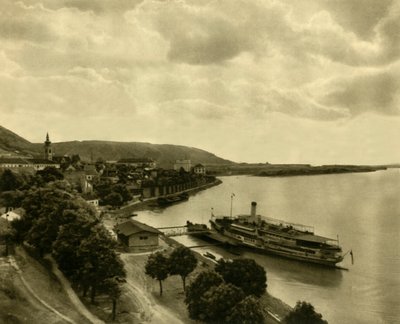 Barco de vapor en el Danubio en Hainburg, Baja Austria, c1935 de Unbekannt