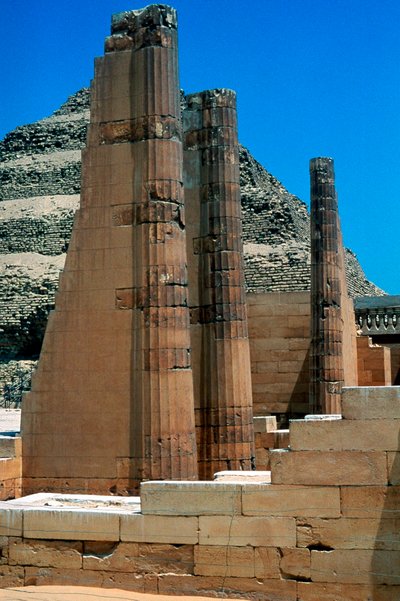 Pirámide escalonada del Rey Djoser Zozer, Saqqara, Egipto, 3ª Dinastía, c2613 a.C. de Unbekannt