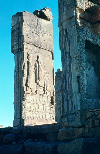 Relieve de piedra de la puerta al Salón de las 100 Columnas, Persépolis, sur de Irán, c500 a.C. de Unbekannt