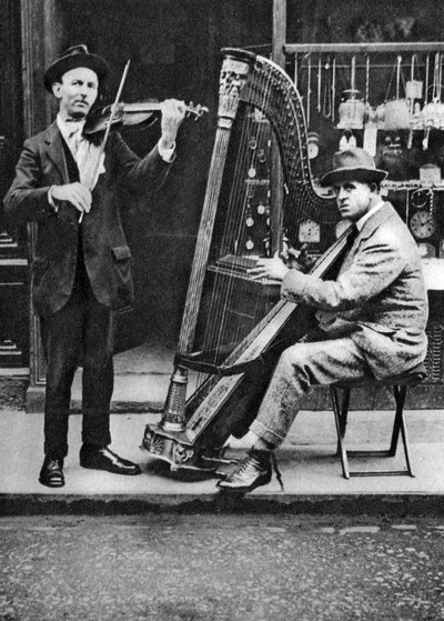 Músicos callejeros, Londres, 1926-1927 de Unbekannt