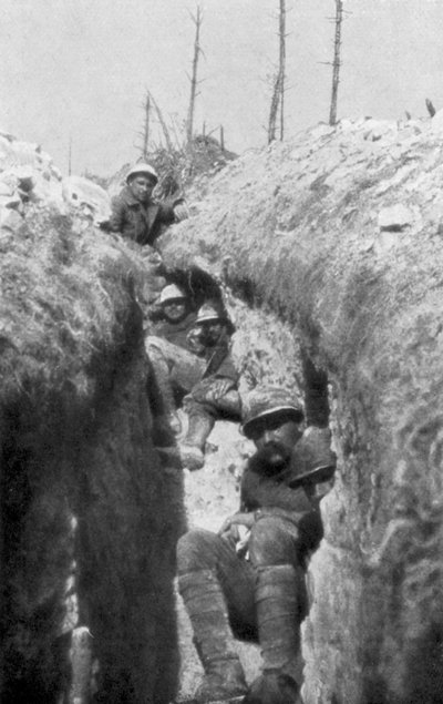 Camilleros en una trinchera, al sur de Cornillet, Primera Guerra Mundial, 20 de mayo de 1917 de Unbekannt
