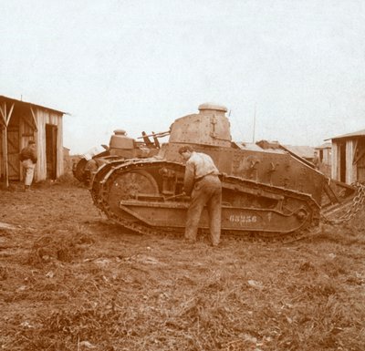 Mantenimiento de tanques, c1914-c1918 de Unbekannt