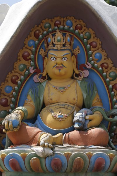 Templo de los Mil Budas. Congregación Dashang Kagyu Ling. Deidad. Dzambala: el Buda de la Riqueza, La Boulaye, Francia de Unbekannt