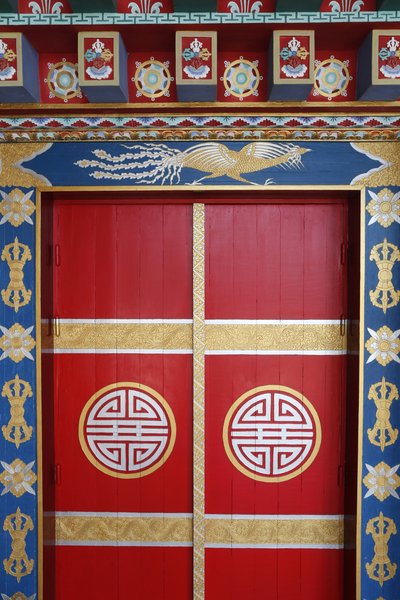 Templo de los Mil Budas. Congregación Dashang Kagyu Ling. Puerta de la pagoda, La Boulaye, Francia de Unbekannt