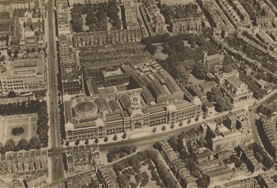 La cámara captura una vista de South Kensington desde un avión de vuelo bajo, c1935 de Unbekannt