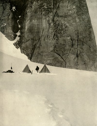 El campamento bajo el pilar de granito, a media milla del depósito del glaciar inferior...27 de enero de 1909 de Unbekannt