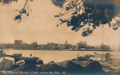 La ciudad de La Habana, Cuba, a través de la bahía, c1930 de Unbekannt