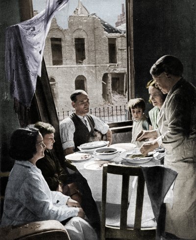 La familia debe comer, c1940 de Unbekannt
