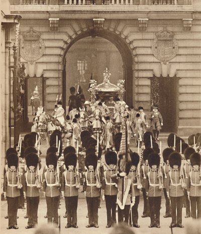 El rey y la reina salen del palacio para su coronación, 1937 de Unbekannt