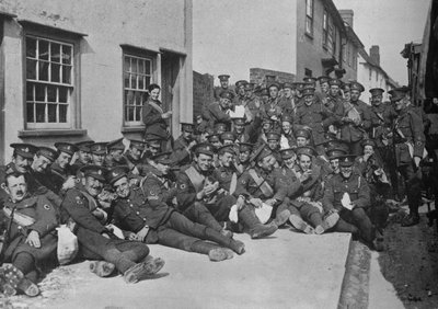 El Nuevo Ejército en entrenamiento: Un descanso al borde del camino, 1915 de Unbekannt