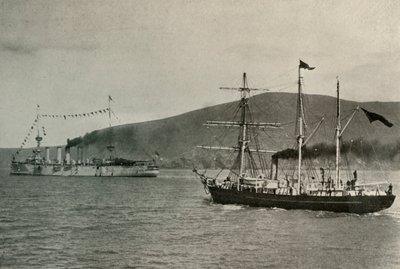 El Nimrod pasando el H.M.S. Powerful,...en el puerto de Lyttelton, 1 de enero de 1908 de Unbekannt
