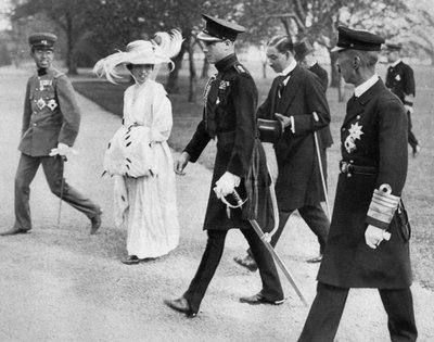 El Príncipe de Gales con la Emperatriz y el Príncipe Heredero de Japón, Tokio, 1922 de Unbekannt