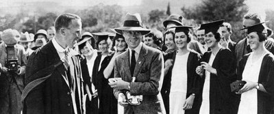 El Príncipe de Gales con estudiantes en Grahamstown, Sudáfrica, 1925 de Unbekannt
