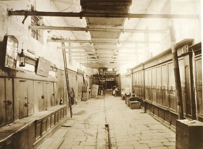 Las filas comerciales superiores en la Plaza Roja, Moscú, Rusia, 1886 de Unbekannt