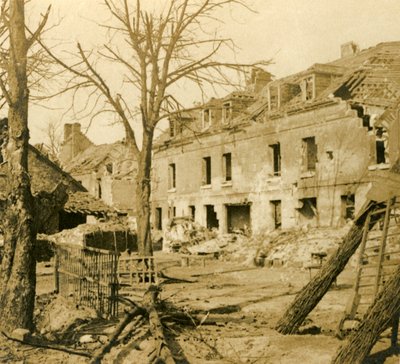 La fábrica de vidrio en Soissons, norte de Francia, c1914-c1918 de Unbekannt
