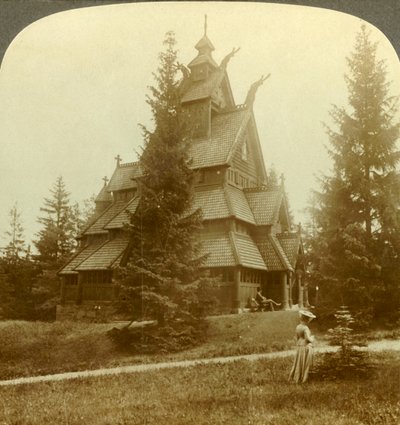 La antigua Iglesia de Gol, un pintoresco edificio del siglo XII en Osoarshal, Noruega, c1905 de Unbekannt