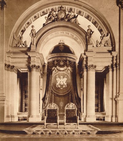 Tronos en el salón de baile del Palacio de Buckingham, 1935 de Unbekannt
