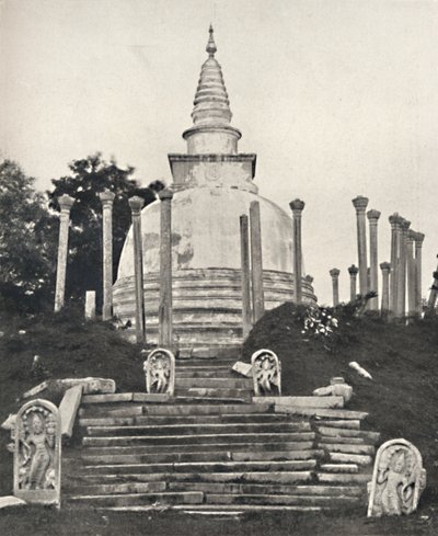 Thuparama Dagoba en Anuradhapura, 1926 de Unbekannt