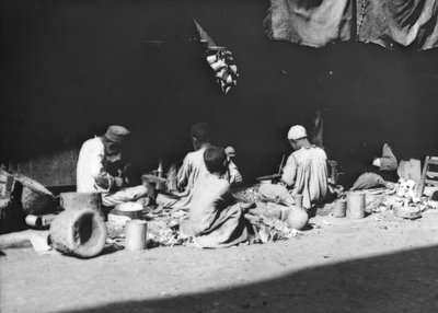 Trabajadores del estaño, El Cairo, Egipto, finales del siglo XIX o principios del XX de Unbekannt