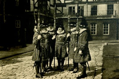 Guardias de la Torre de Londres, c1920 de Unbekannt