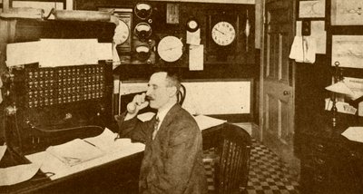 Oficina de controladores de tráfico, Ferrocarriles Subterráneos de Londres, 1930 de Unbekannt