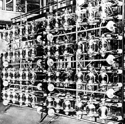 Válvulas de transmisión en la estación Marconi en Carnarvon, Gwynedd, 1926 de Unbekannt