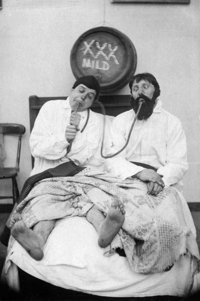 Dos hombres borrachos en una cama, 1906 de Unbekannt