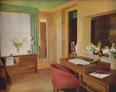 Dos pequeñas habitaciones convertidas en dormitorio y estudio, 1933 de Unbekannt