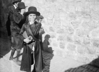 Tipos en el Muro de los Lamentos de los judíos, c.1934-1939 de Unbekannt