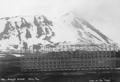 Hangar de Umberto Nobile, base del dirigible Italia, Kongsfjorden, Spitzbergen, Noruega, 1929 de Unbekannt