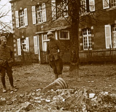 Proyectil sin explotar 380, Verdún, norte de Francia, c1914-c1918 de Unbekannt