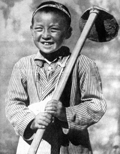 Escolar uzbeko trabajando en una granja, 1936 de Unbekannt