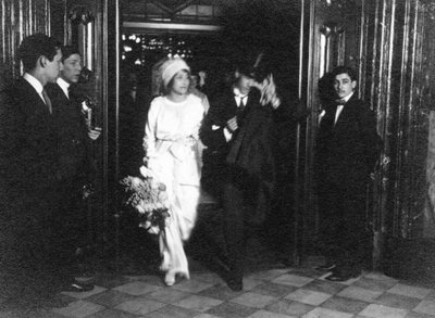 Vaslav Nijinsky y Romola de Pulszky en su día de boda en Buenos Aires el 10 de septiembre de 1913 de Unbekannt