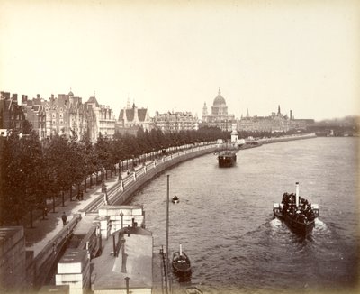 Victoria Embankment, mostrando los Jardines del Templo y la Catedral de San Pablo, Londres, 1887 de Unbekannt