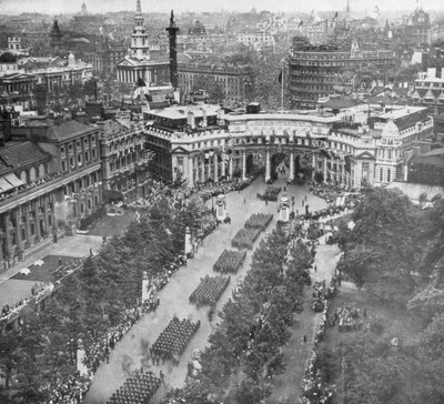 Desfile de la victoria pasando por el Admiralty Arch y bajando por el Mall, 19 de julio de 1919, 1926 de Unbekannt
