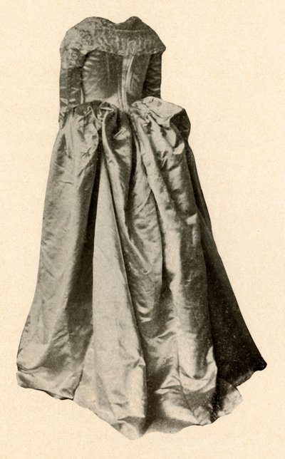 Vestido de novia de satén blanco usado por la Sra. St. Clair en Filadelfia, 1760, 1937 de Unbekannt
