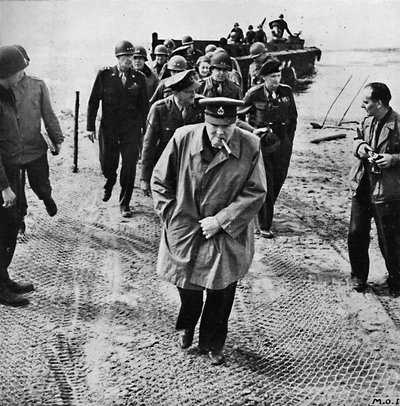 Winston Churchill a través del Rin. ¡Hacia Alemania! ¡Hacia la victoria!, 1945 de Unbekannt