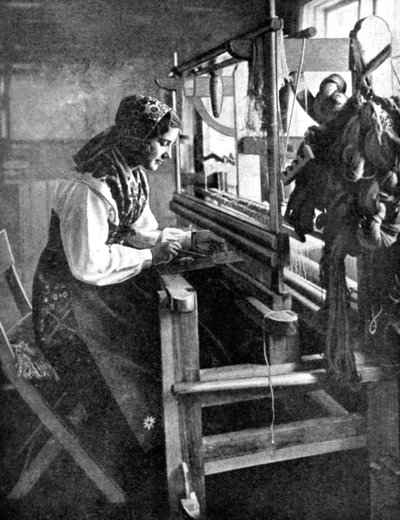 Mujer usando un telar, Suecia, 1936 de Unbekannt