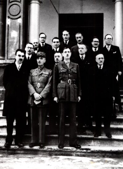 Segunda Guerra Mundial: De Gaulle con el gobierno francés exiliado en Argelia, 1943 de Unbekannt