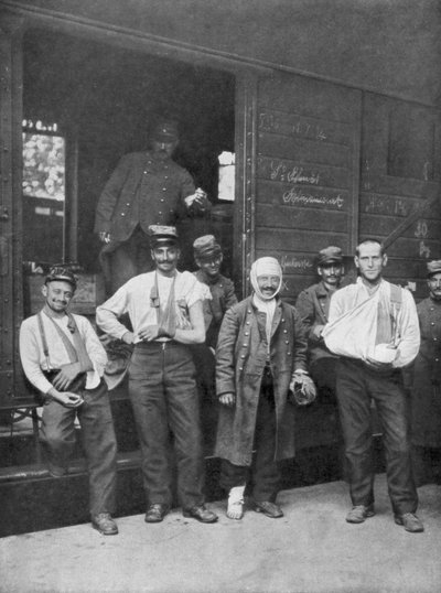 Soldados franceses heridos camino al hospital en tren, Francia, 1914 de Unbekannt