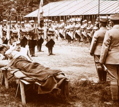 Oficial herido saluda a la bandera, c. 1914-c. 1918 de Unbekannt