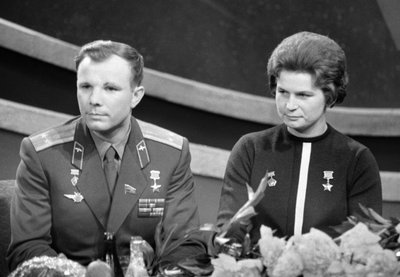 Yuri Gagarin y Valentina Tereshkova, cosmonautas rusos de Unbekannt