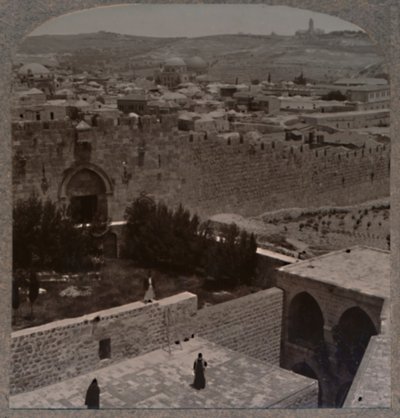 Puerta de Sion. El Monte de los Olivos y el Monte Scopus en la distancia, c1900 de Unbekannt