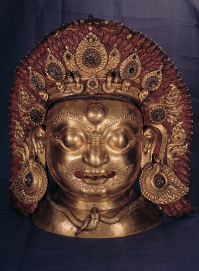 Cabeza de Bhairava, finales del siglo XVII (cobre repujado, pintado y dorado) de Unbekannt Unbekannt
