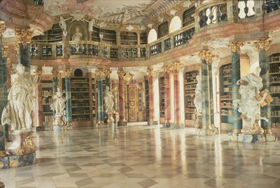 Interior de la biblioteca, completada en 1744 de Unbekannt Unbekannt
